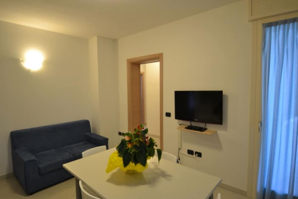 Bright Apartment Surrounded by Greenery photo 4