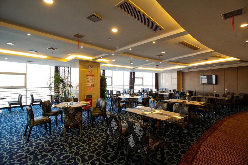 GreenTree Huainan Tianjiaan Square Guangchang road Hotel