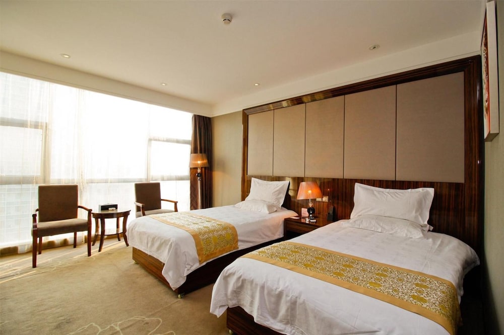 GreenTree Huainan Tianjiaan Square Guangchang road Hotel