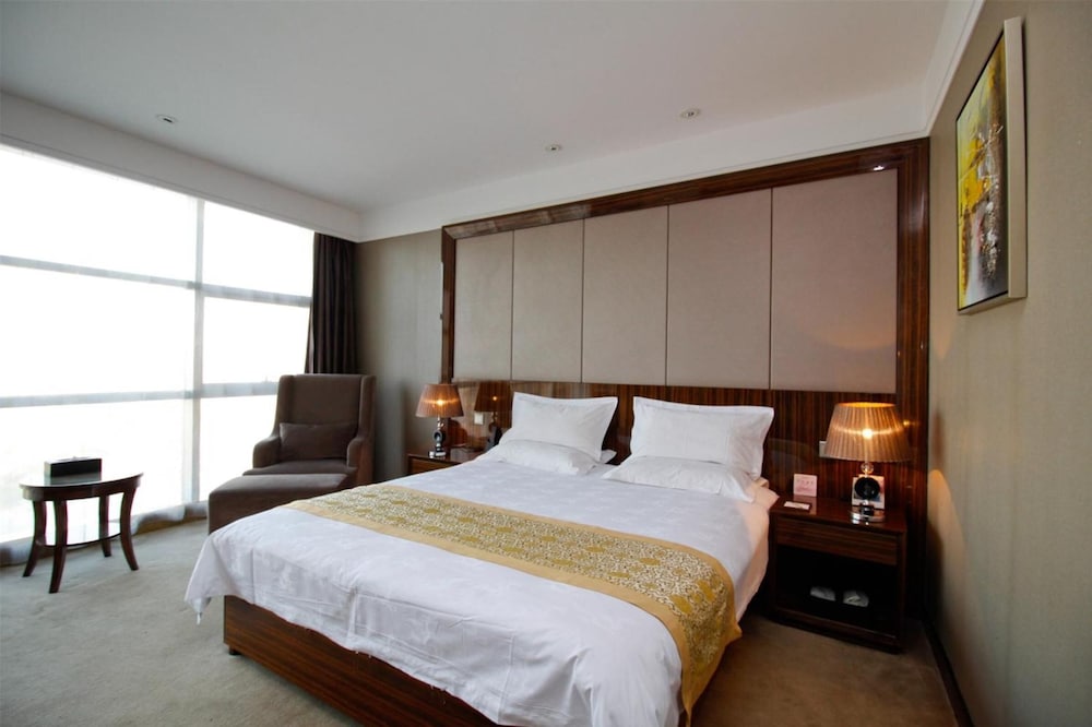 GreenTree Huainan Tianjiaan Square Guangchang road Hotel