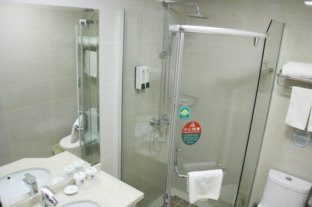 GreenTree Inn North WeiHai Station North International Bathing Beach Hotel
