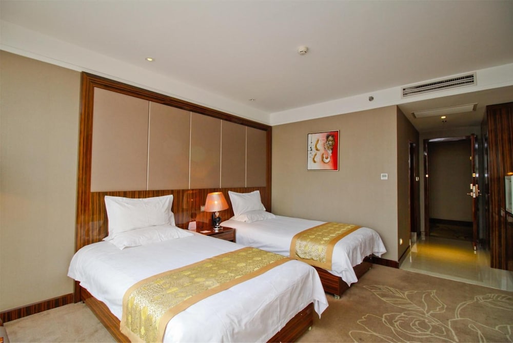GreenTree Huainan Tianjiaan Square Guangchang road Hotel