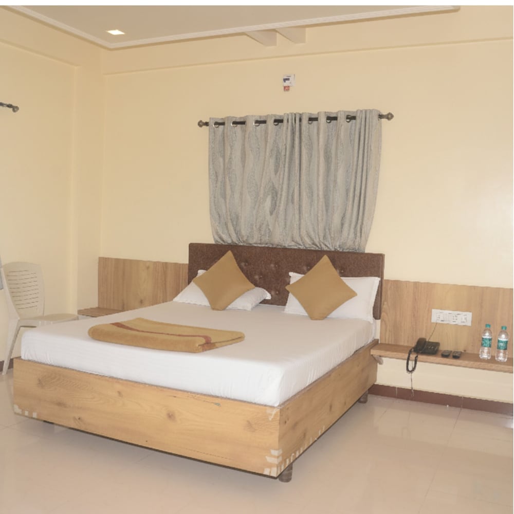 Hotel Radhika