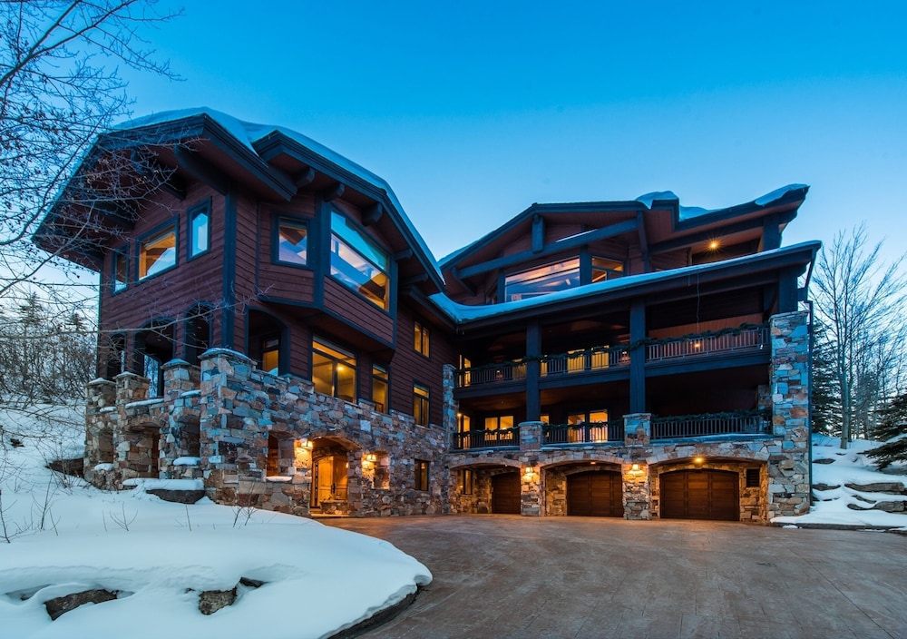Majestic Ski in Ski Out Estate