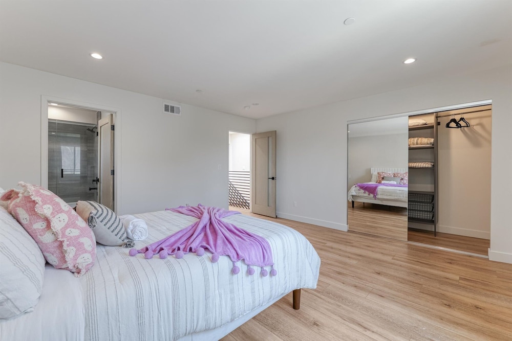 L.A Haven Georgous Townhome Garage Park