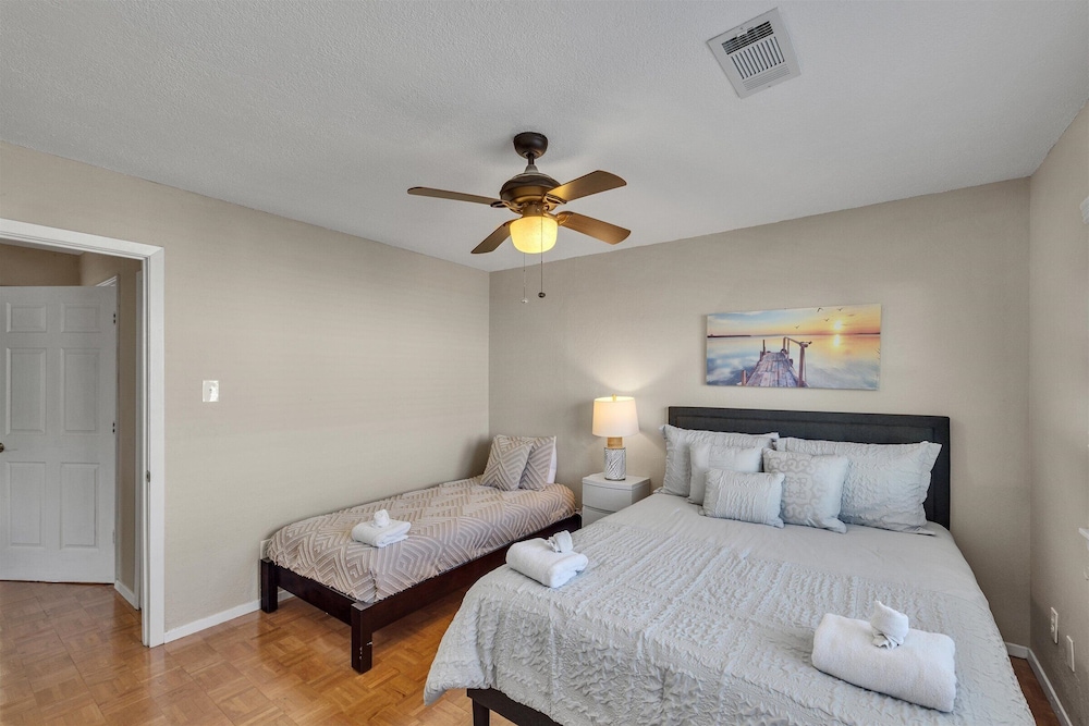 Blue Crab Bayou Cottage 2 Bedroom Home