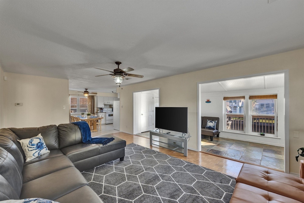 Blue Crab Bayou Cottage 2 Bedroom Home