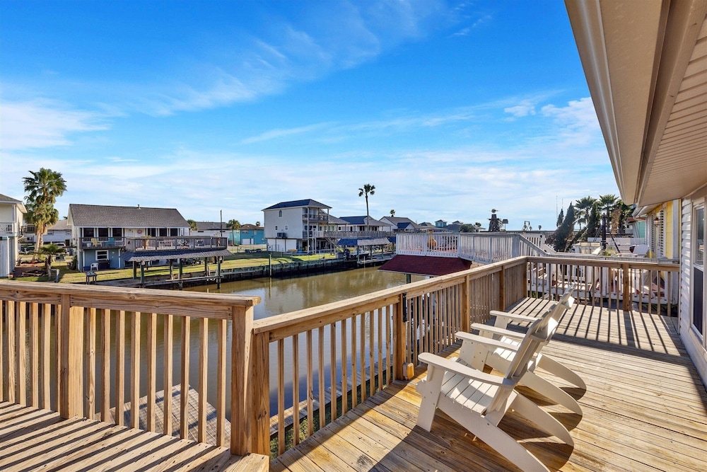 Blue Crab Bayou Cottage 2 Bedroom Home