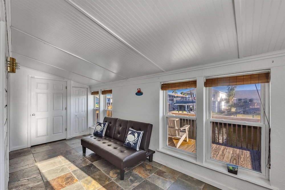 Blue Crab Bayou Cottage 2 Bedroom Home