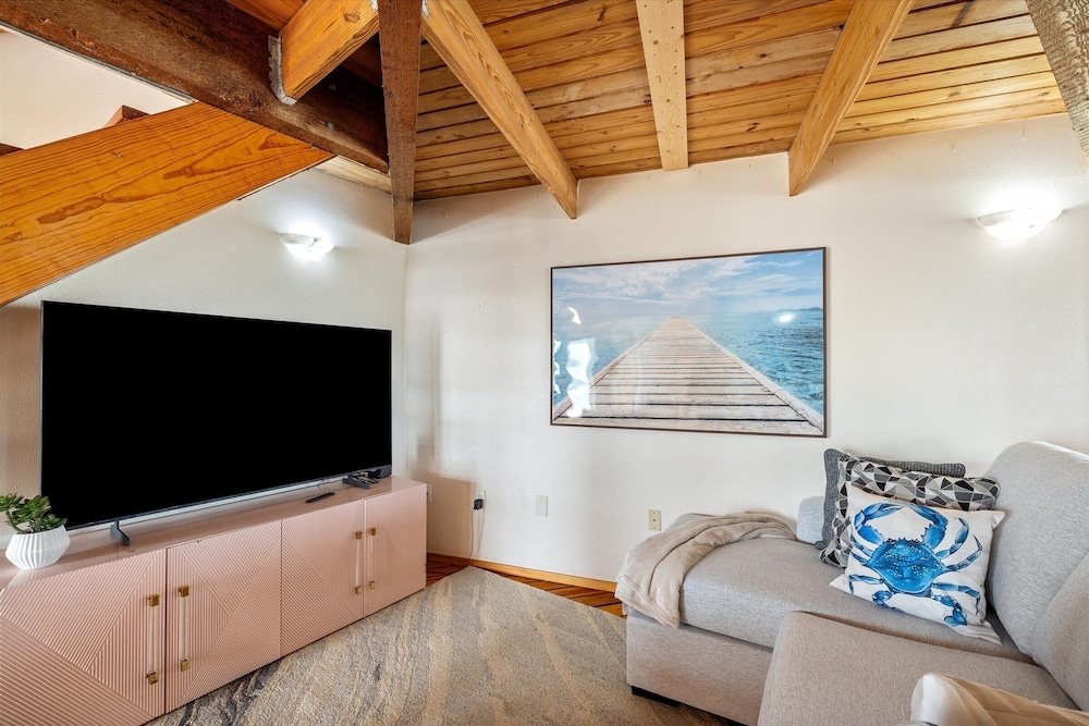The Blue Pentagon 3 Bedroom Home