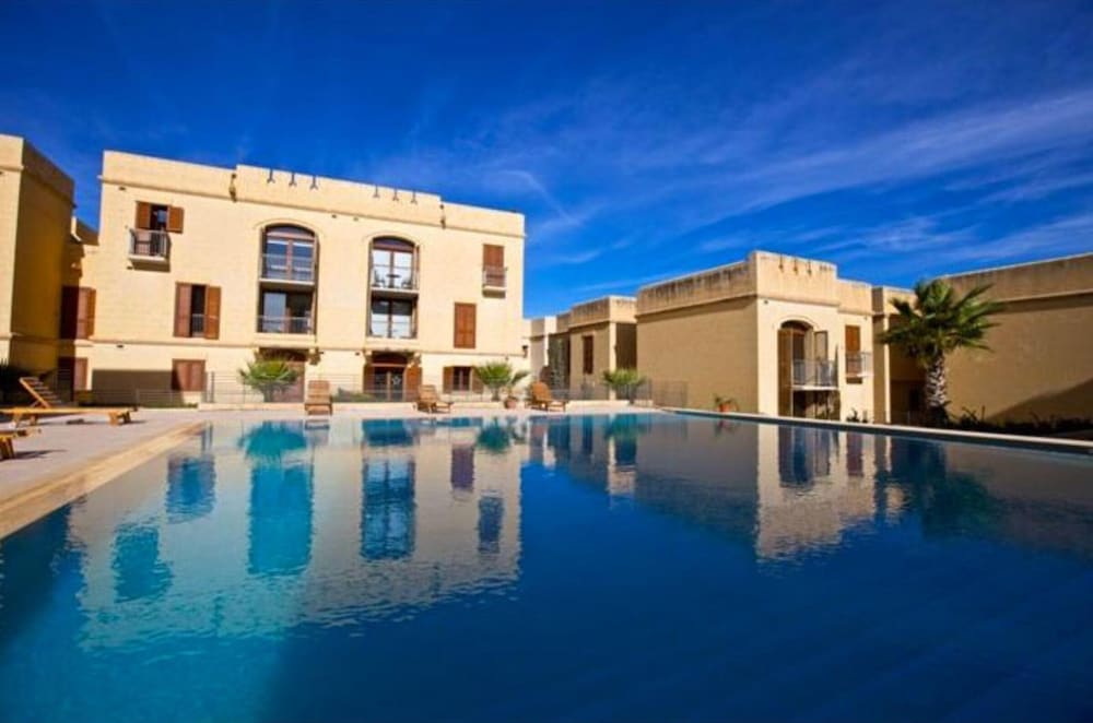 Harbour Views Gozitan Villa Shared Pool photo 2