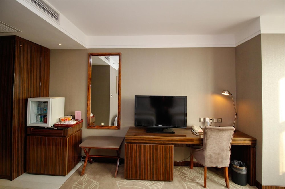 GreenTree Huainan Tianjiaan Square Guangchang road Hotel