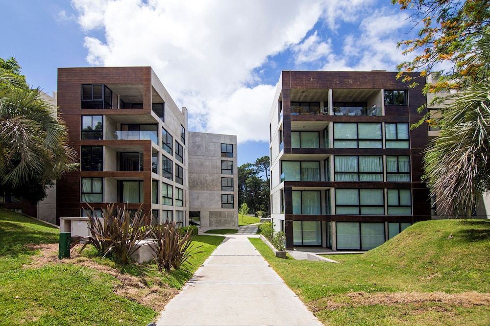 Oceana Suites Be House
