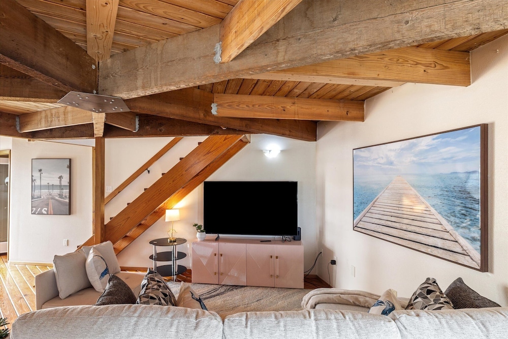 The Blue Pentagon 3 Bedroom Home