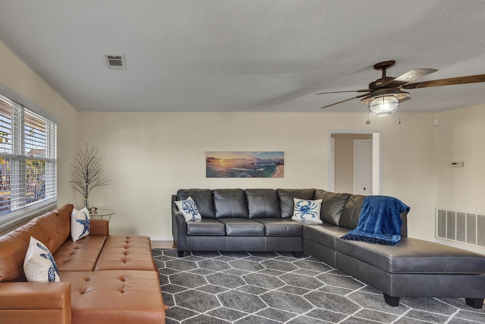 Blue Crab Bayou Cottage 2 Bedroom Home