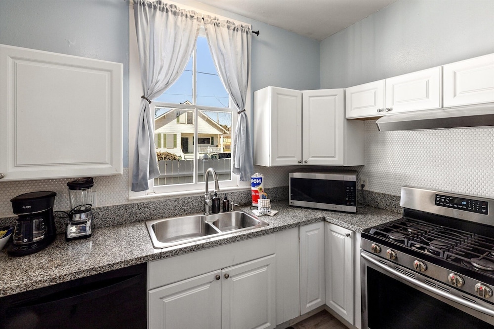 Seas The Breeze 4 Bedroom Home