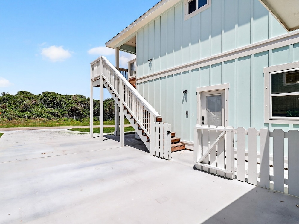 Coastal Retreat 3 Bedroom Home