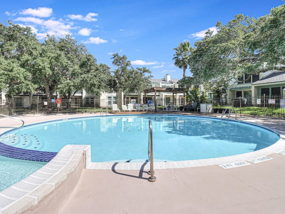 Bayfront Shores Rryc47 2 Bedroom Condo