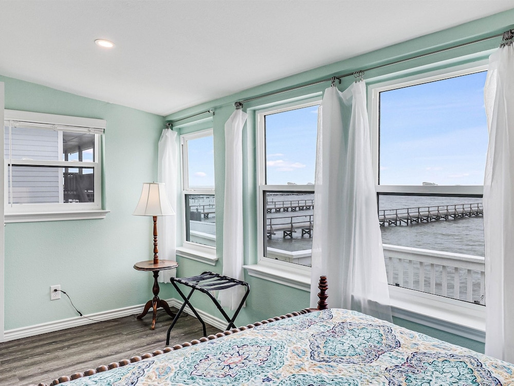 Copano Cabana Rp126 3 Bedroom Home by RedAwning view 4