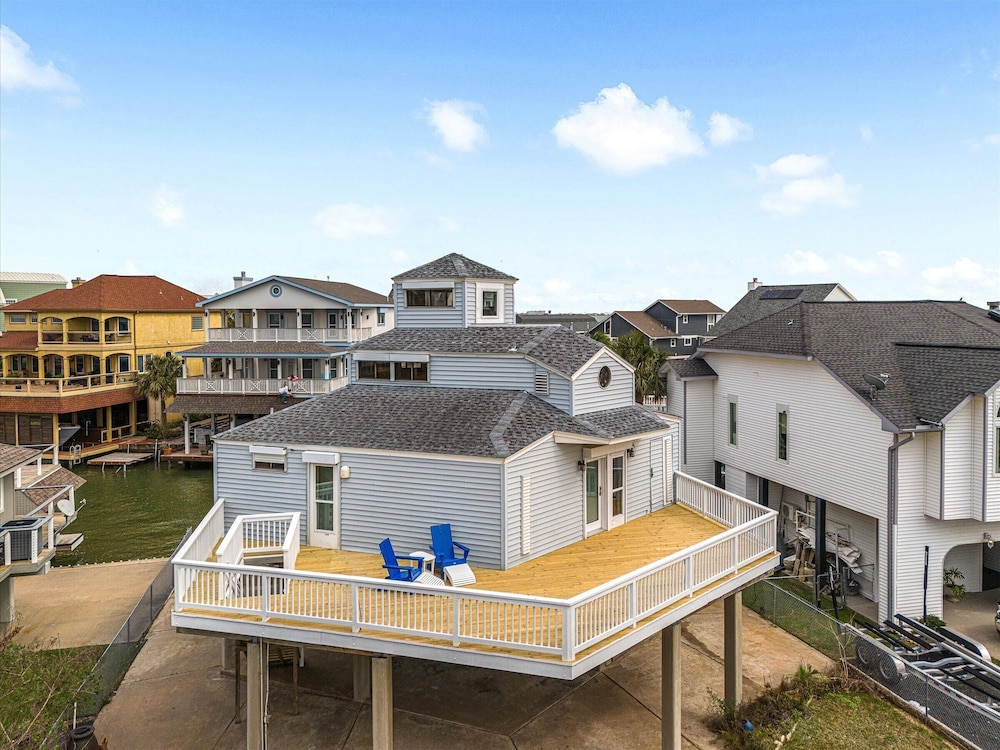 The Blue Pentagon 3 Bedroom Home