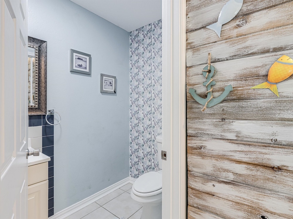 Fisherman's Inn 2 Bedroom Home by RedAwning view 5