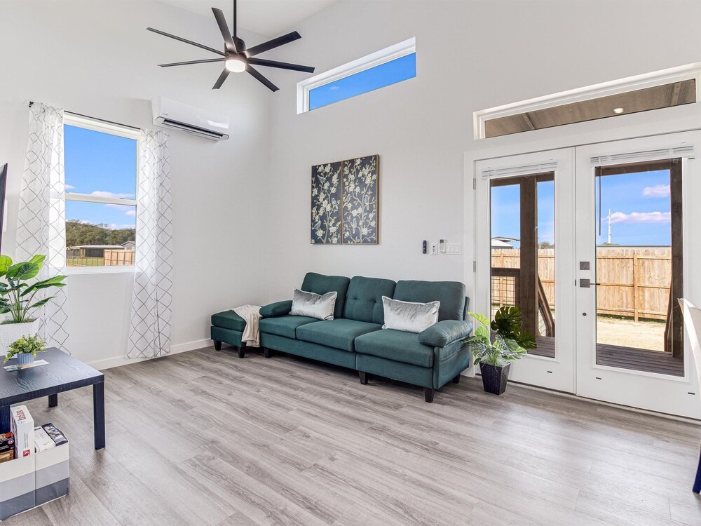 The Blue Flower 2 Bedroom Home