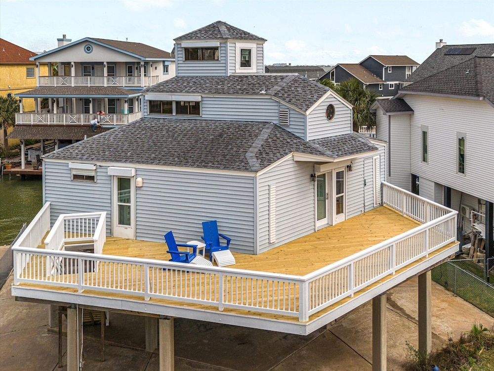 The Blue Pentagon 3 Bedroom Home