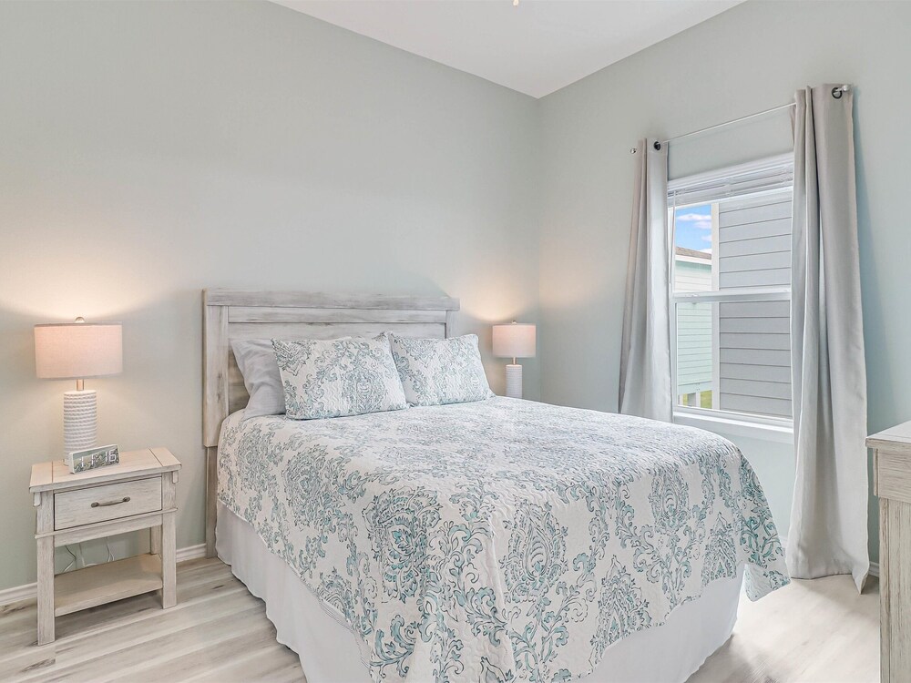 122 Ocean Reef 2 Bedroom Home by RedAwning view 4