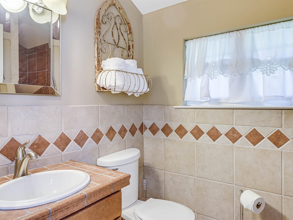 Rockport Treehouse 1 Bedroom Home