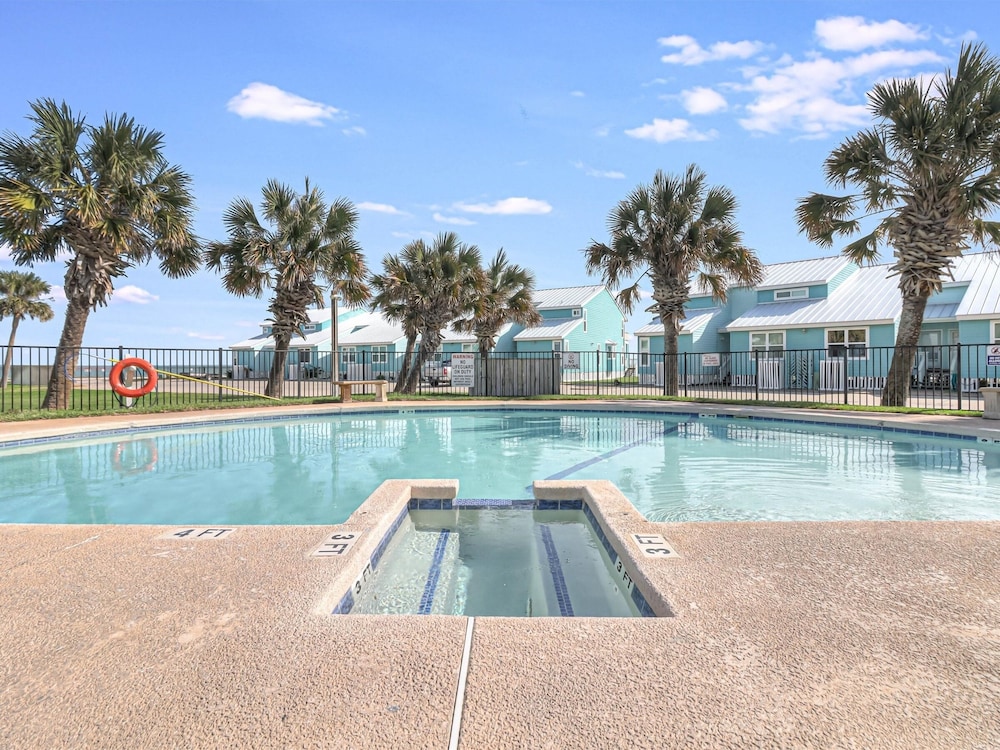 Kontiki Bayfront 103 2 Bedroom Condo