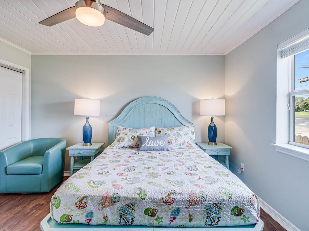 Coast Oaks Cottage 1 1 Bedroom Cottage by RedAwning view 4