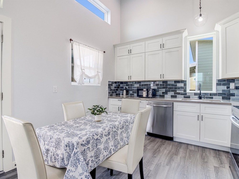 The Blue Flower 2 Bedroom Home