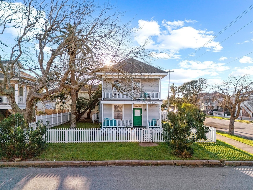 Seas The Breeze 4 Bedroom Home