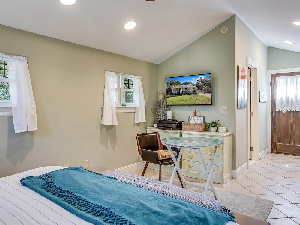 Rockport Treehouse 1 Bedroom Home