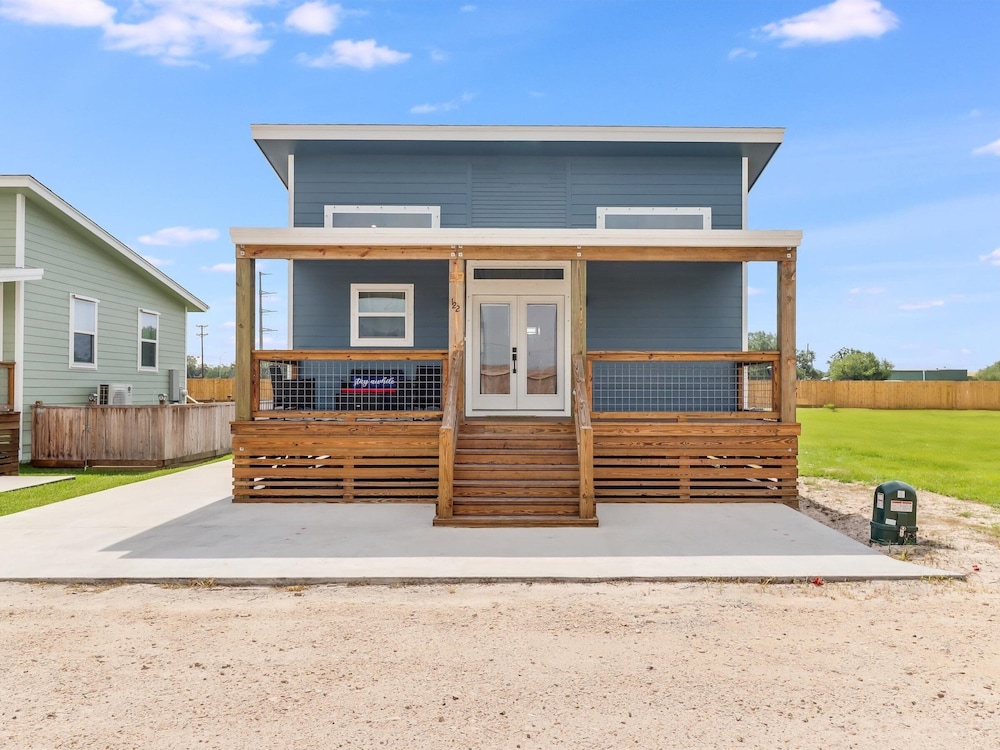 The Blue Flower 2 Bedroom Home
