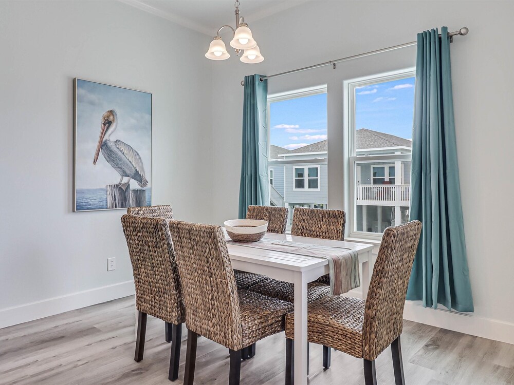 Pelican Reef Or104 3 Bedroom Home by RedAwning view 4