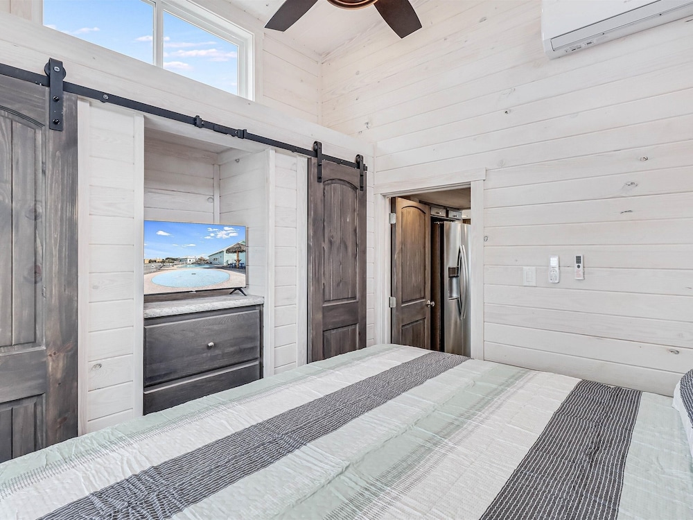Tequila Sunrise Sfth6 1 Bedroom Cottage by RedAwning view 5