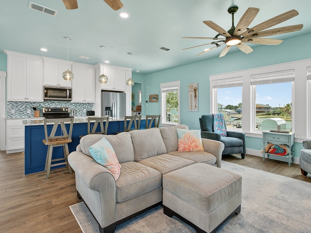 Coastal Vibes Rp230 3 Bedroom Home