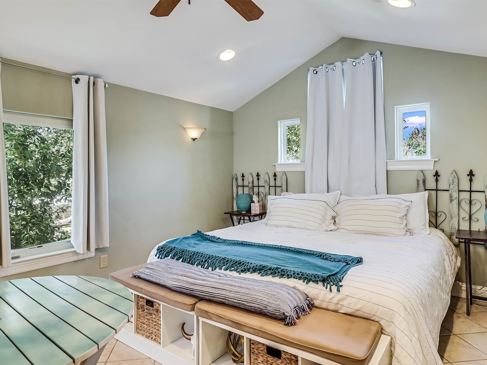 Rockport Treehouse 1 Bedroom Home