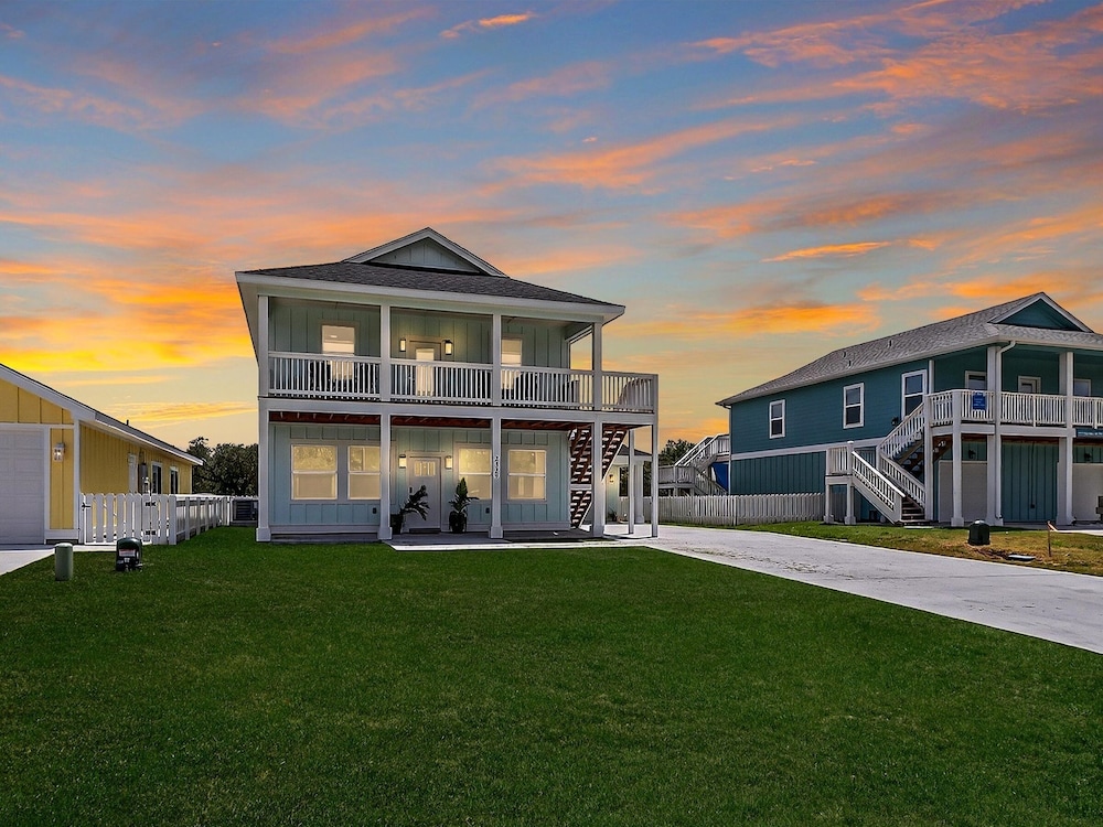 Coastal Retreat 3 Bedroom Home