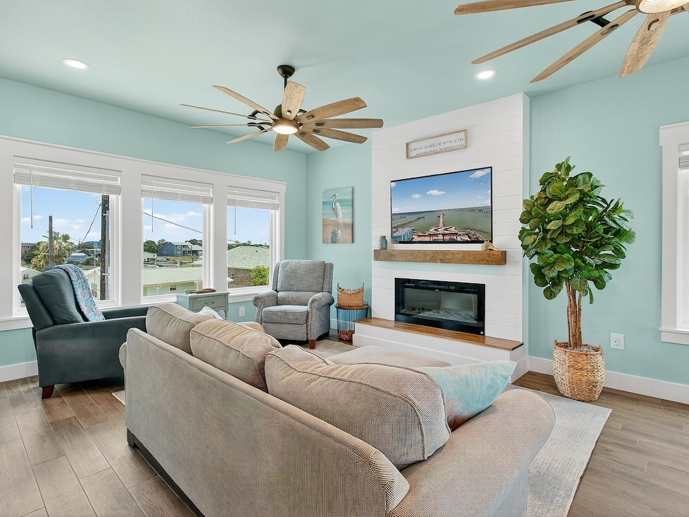 Coastal Vibes Rp230 3 Bedroom Home