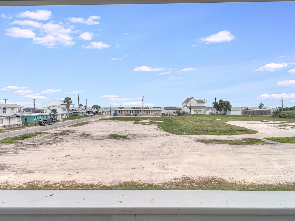 Pelican Paradise 913rpa 2 Bedroom Home by RedAwning view 3