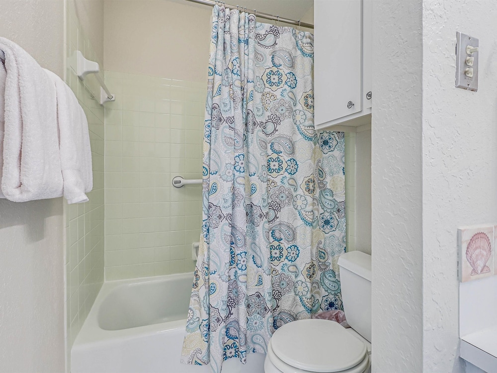 Bayfront Shores Rryc47 2 Bedroom Condo