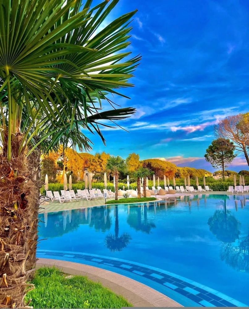 Garden View Apartment - Karafili