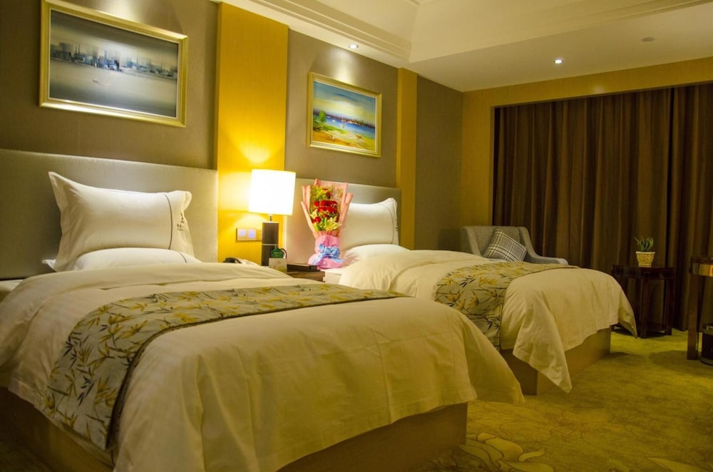 GreenTree Huainan Tianjiaan Square Guangchang road Hotel