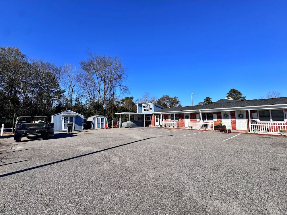 Chesterfield Hotel by OYO Hwy 9