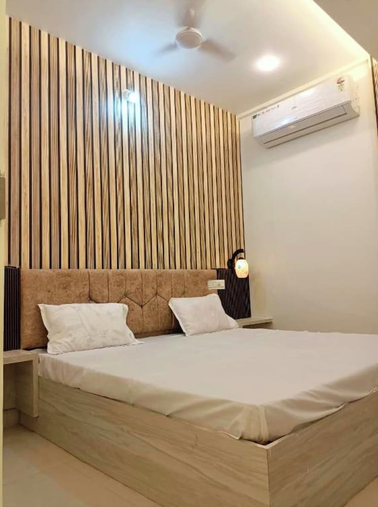 Hotel Kashipra Guest House Ujjain