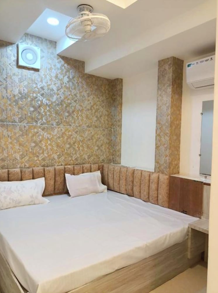 Hotel Kashipra Guest House Ujjain