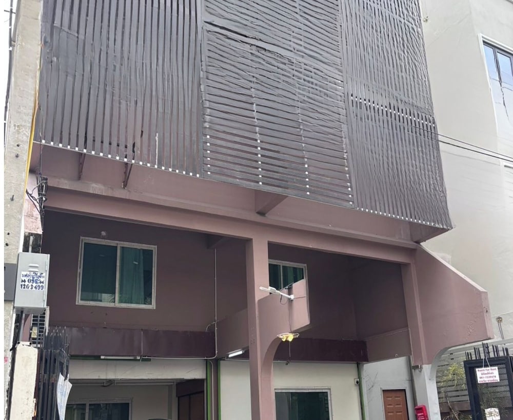 Rama 3 Sunrise Hostel