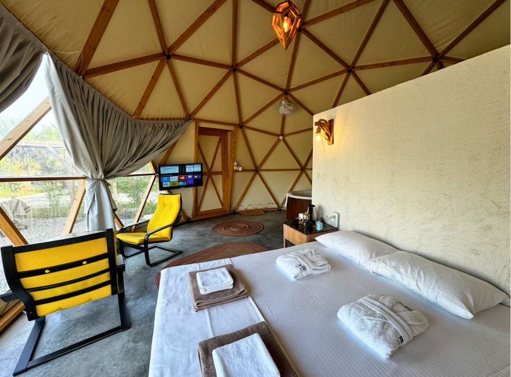 In Out Resort Glamping